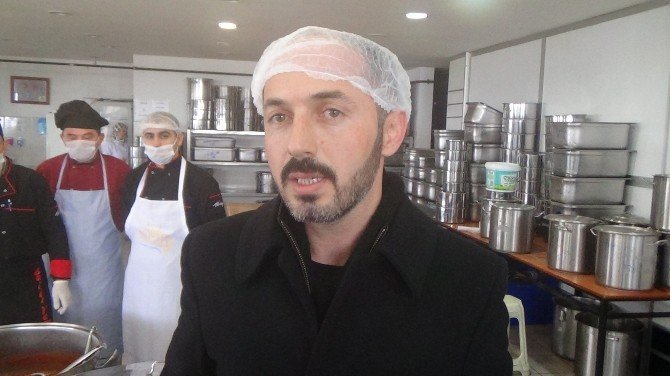 Öğrenciler İçin Yapılan Yemekler İhtiyaç Sahiplerine Dağıtıldı