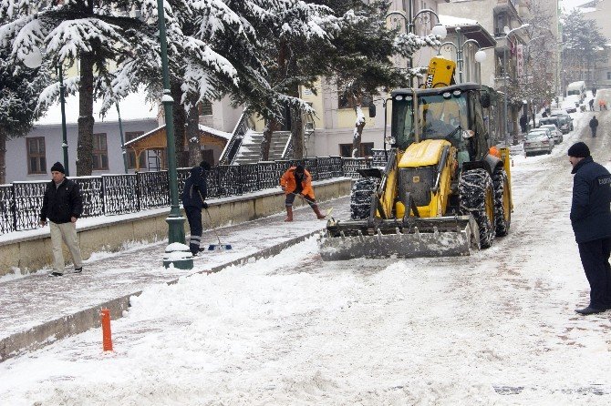 Taşköprü Belediyesi, Karla Mücadeleden Tam Not Aldı