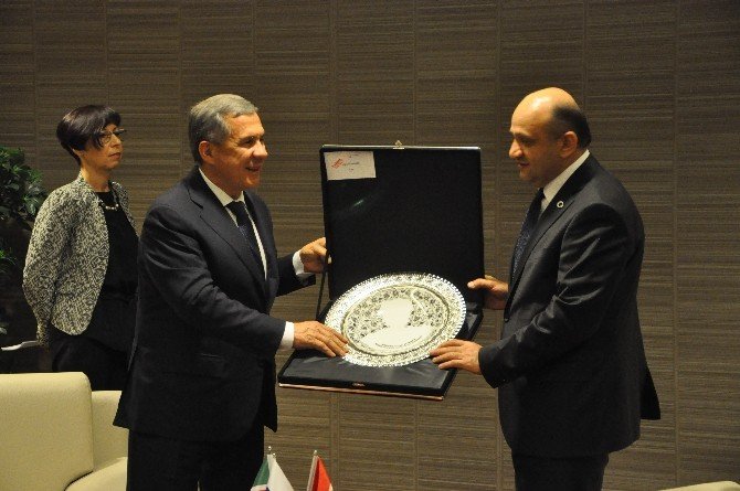 Bilim Sanayi Ve Teknoloji Bakanı Fikri Işık: