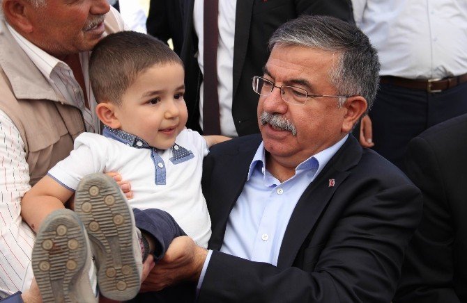 Tbmm Başkanı Yılmaz: “Terör Örgütü Kürt Halkına Zarar Veriyor”
