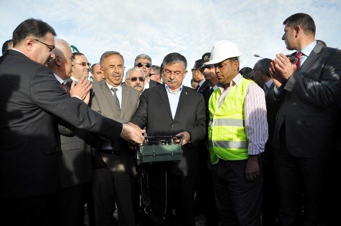 Tbmm Başkanı İsmet Yılmaz: “Şehitler Bu Bayrak İnmesin Diye Can Verdiler”
