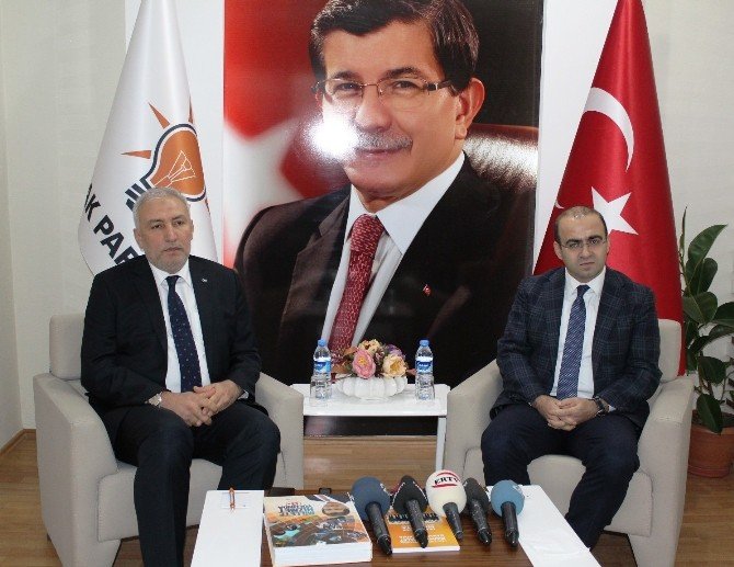Dışişleri Komisyonu Başkanı Taha Özhan’dan Yeni Anayasa Açıklaması: