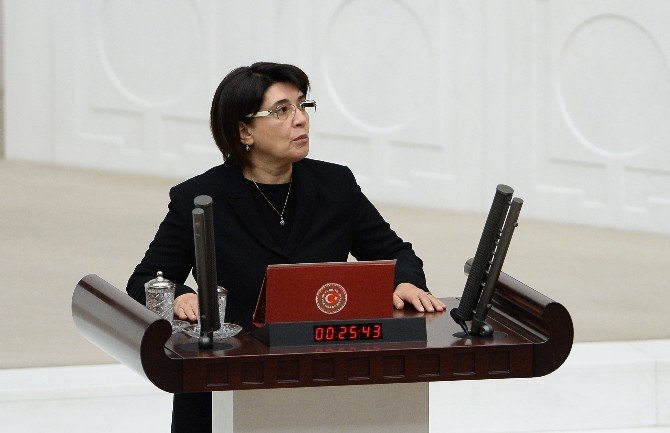 Meclis’te Leyla Zana Krizi