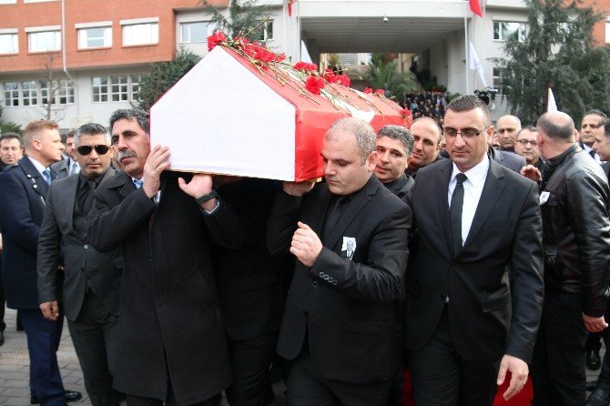 İş Adamı Arıkan İçin Sahibi Olduğu Okulda Tören