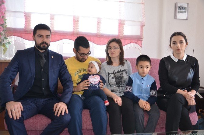 Kolsuz Ve Bacaksız Doğan Bebek, Doktorla Aileyi Karşı Karşıya Getirdi