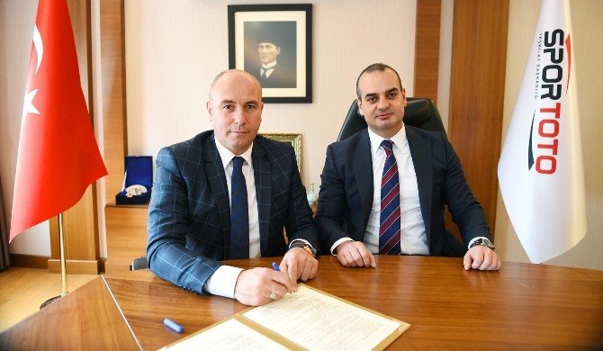Tekkeköy’e Semt Sahası
