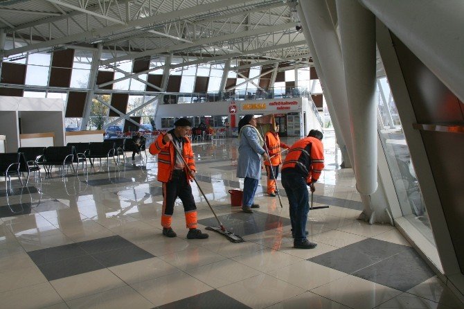 Bozüyük Şehirlerarası Otobüs Terminali’nde Temizlik