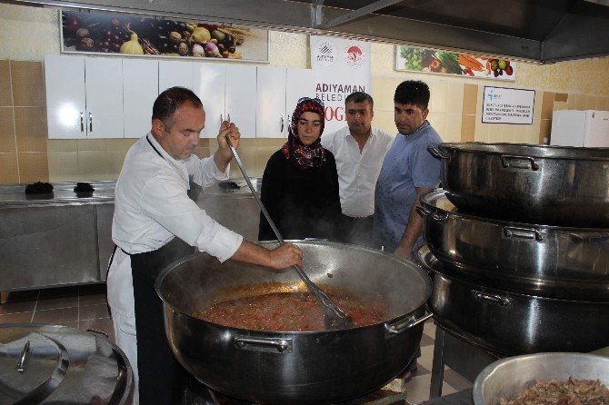Togem, Hem Yardım Hem De Sosyal Etkinlikler Yapıyor