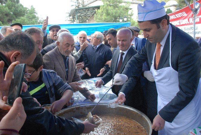 Tokat’ta 15 Bin Kişilik Aşure İkramı