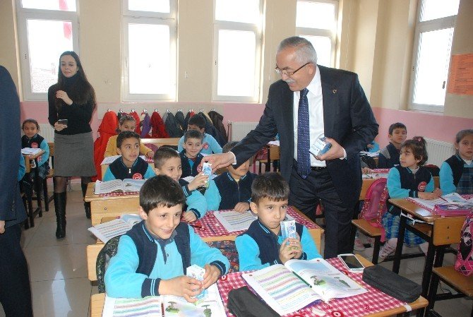 Tokat’ta Öğrencilere Okul Sütü