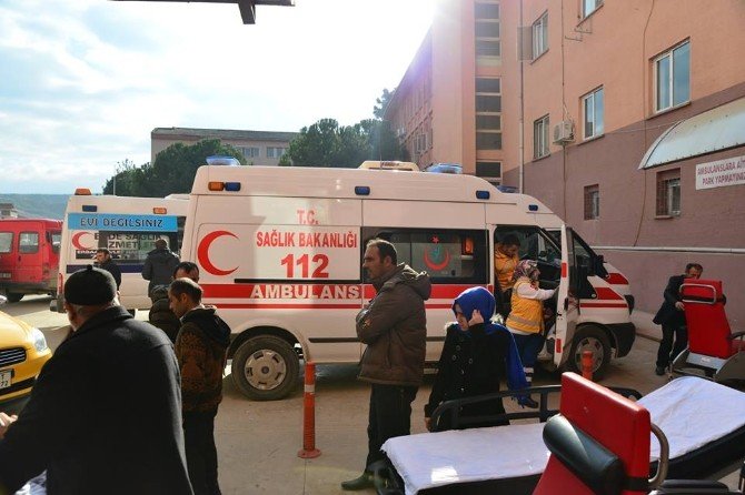 Tokat’ta Kamyon İle Minibüs Çarpıştı: 13 Yaralı