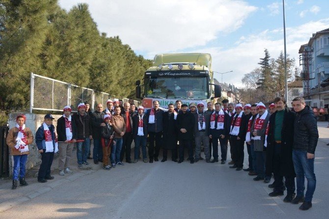 Niksar’dan Türkmenlere 2 Tır Yardım