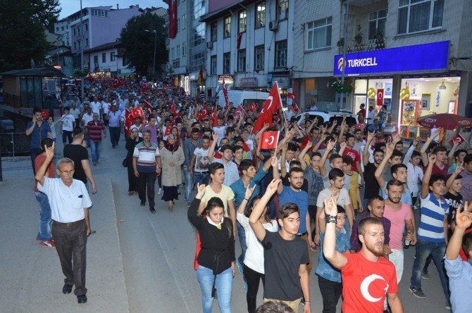 Niksar’da “Şehide Saygı Teröre Lanet” Yürüyüşü Yapıldı