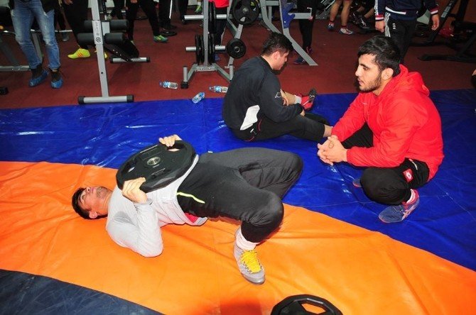 Avrupa Ve Dünya Güreş Şampiyonası’na Tokat’ta Hazırlanıyorlar