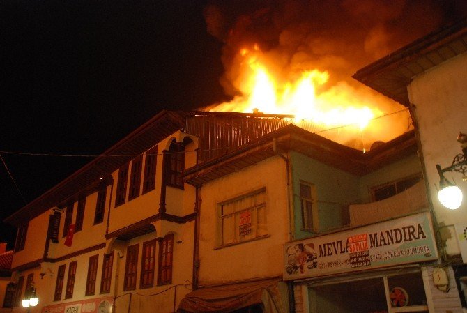 Tokat’ta 4 Bina Alevlere Teslim Oldu