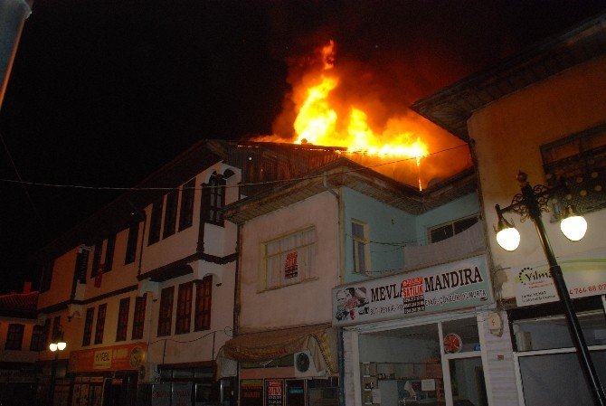 Tokat’ta 4 Bina Alevlere Teslim Oldu