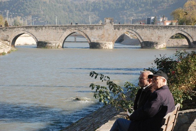 Tokatlılar Güneşin Tadını Çıkardı