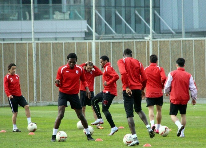 Samsunsporlu Futbolcular Galibiyete Kitlendi