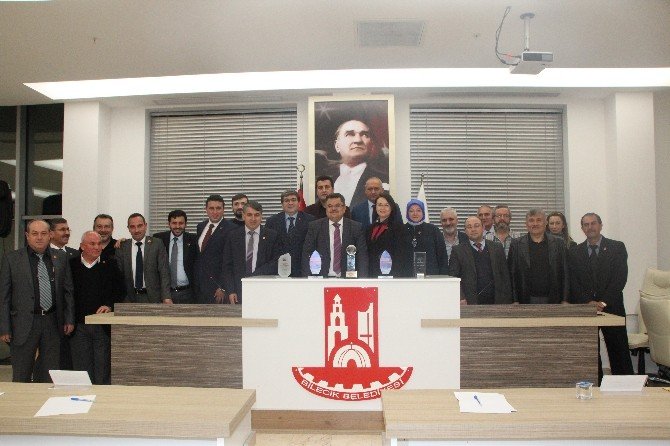 Chp’li Meclis Üyelerden Ak Partili Başkan Yağcı’ya Teşekkür