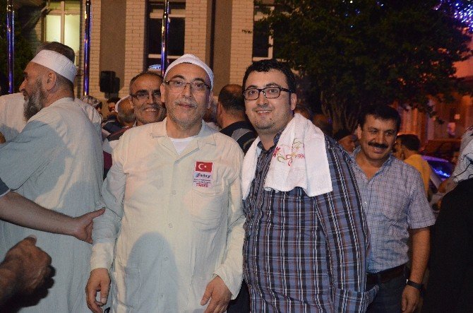 Tosya’da İlk Hac Kafilesi Dualarla Uğurlandı