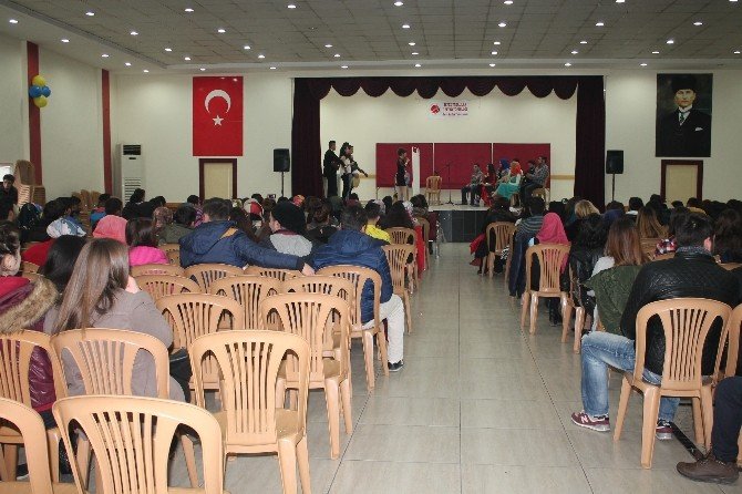 Tosya Meslek Yüksekokulu Öğrencileri Yeteneklerini Sergiledi