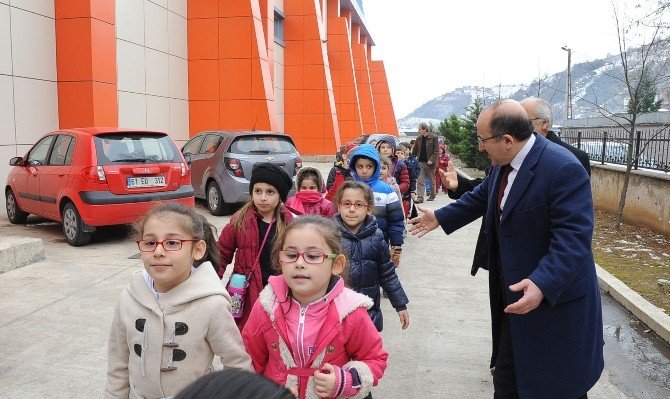 Başkan Gümrükçüoğlu’ndan Geleceğin Yıldızlarına Ziyaret