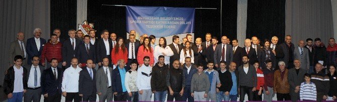 Trabzon Büyükşehir Belediyesi, Başarılı Sporcu Ve Kulüpleri Ödüllendirdi