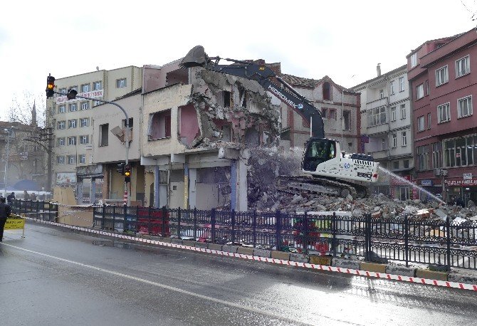 Tabakhane’de Yıkılan Bina Sayısı 460’a Ulaştı