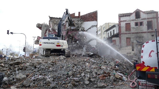 Tabakhane’de Yıkılan Bina Sayısı 460’a Ulaştı