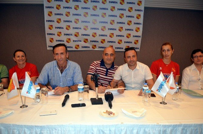 İdmanocağı Bayan Voleybol Takımı, Sponsoru İmperial Hastanesi İle Sözleşme Yeniledi