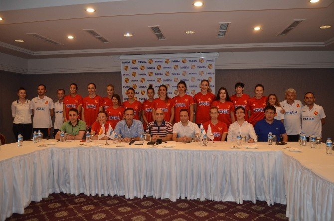 İdmanocağı Bayan Voleybol Takımı, Sponsoru İmperial Hastanesi İle Sözleşme Yeniledi