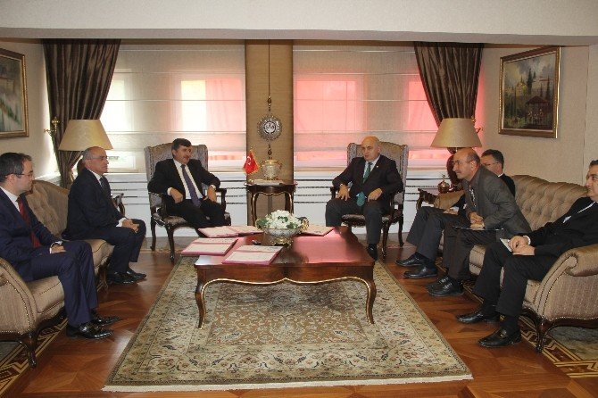 Trabzon’da “Üniversiteye Yolculuk” Projesinin Protokolü İmzalandı