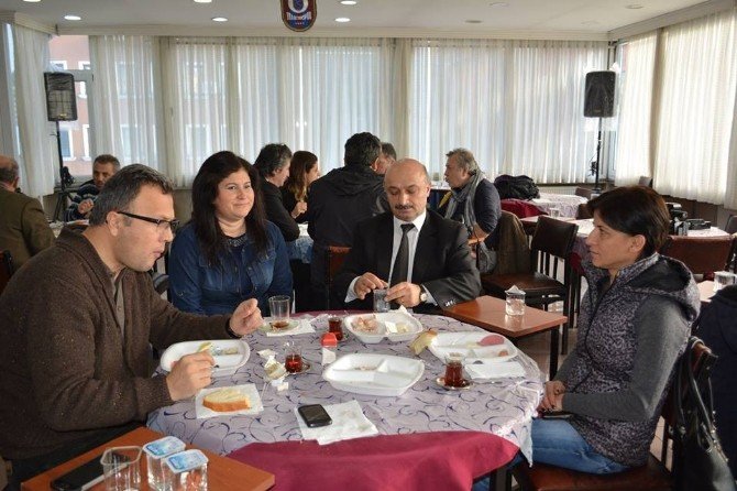 Trabzon Kültür Ve Yardımlaşma Derneğinden Basına Kahvaltı