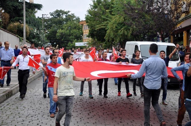 Trabzon’da ‘Teröre Lanet’ Yürüyüşü