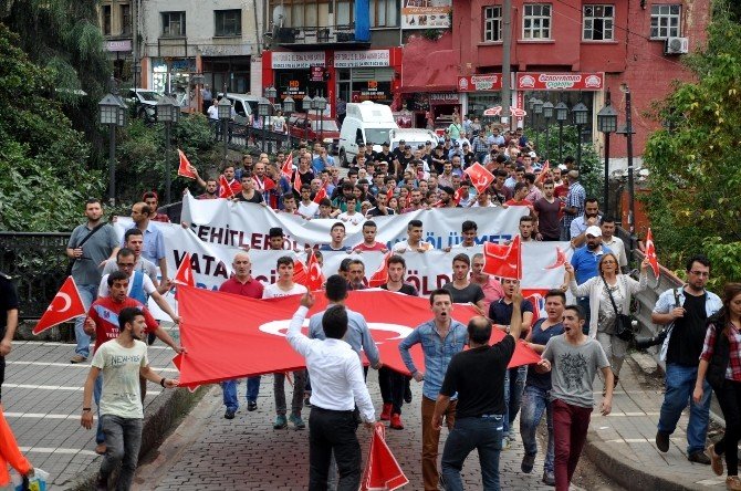 Trabzon’da ‘Teröre Lanet’ Yürüyüşü