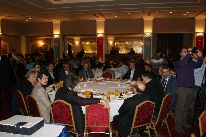 Başkan Gümrükçüoğlu Gazetecileri Ağırladı
