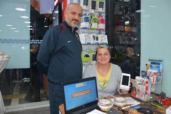 İphone 6s’e Trabzon’da Aşureli Lansman