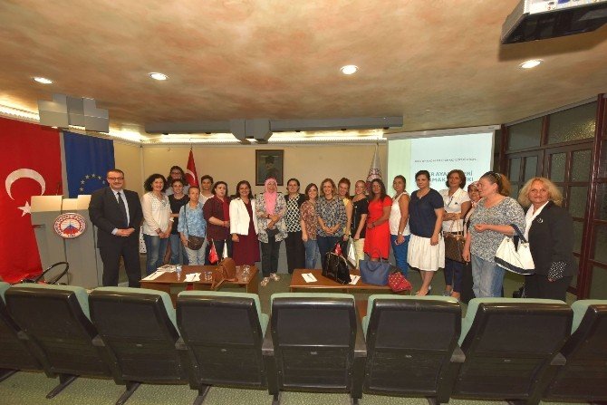 Trabzon’da Kadın Ve Demokrasi Paneli Yapıldı