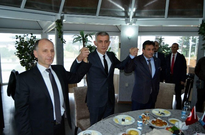 Trabzonspor Başkan Adayları Kahvaltıda Bir Araya Geldi