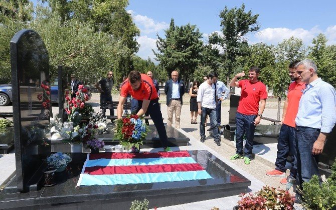 Trabzonspor Eski Kalecisi Milosevski’yi Unutmadı