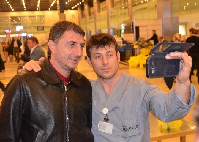 Shota Arveladze Trabzon’dan Ayrıldı