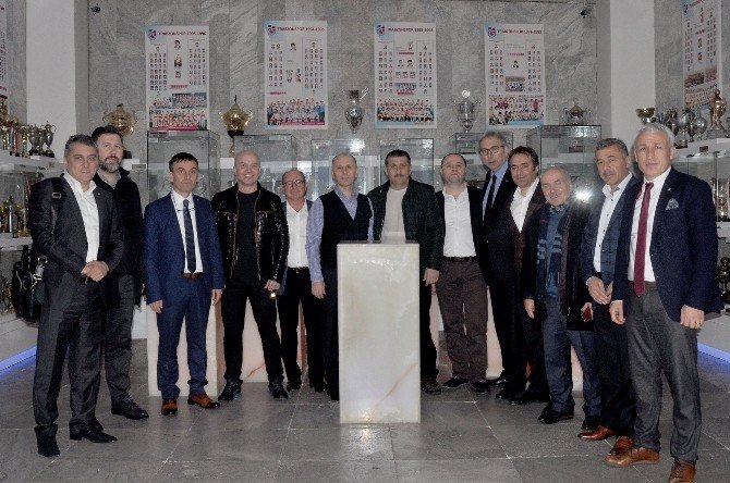 Muharrem Usta Ve Yönetim Kurulu Trabzonspor Müzesini Ziyaret Etti