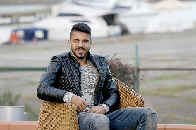 Aytaç Kara: "Ailem Ve Fakir Arkadaşlarım İçin Futbol Oynuyorum"
