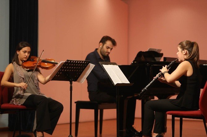 Trio Tını Konseri Büyüledi