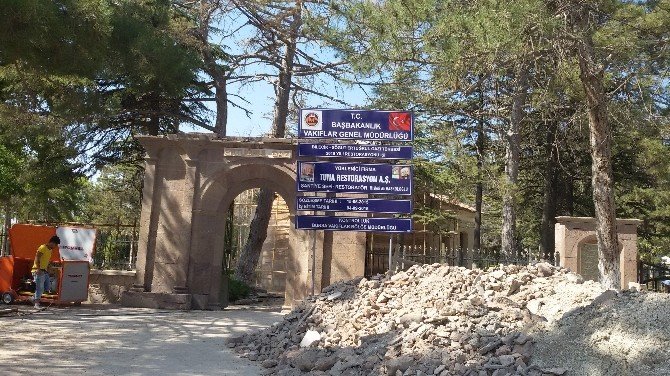 Ertuğrulgazi Türbesinin Tadilat Çalışmalar Devam Ediyor