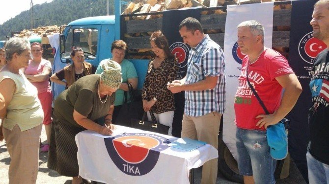 Sırbistan’da Yetim Ve İhtiyaç Sahibi Ailelere Yakacak Desteği