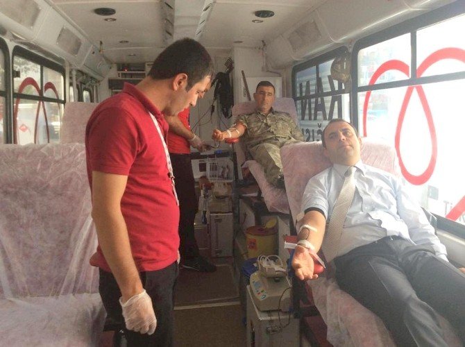 Zile’de Kan Bağışında Bulunanlara Madalya Verildi