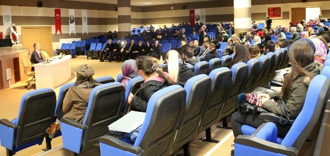 Kbü’de İslamcılık Ve Sonrası Konulu Konferans Düzenlendi