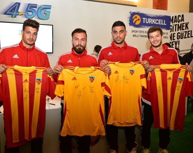 Kayserispor-gaziantepspor Maçını Gollercepte’de 6 Bin Kişi Takip Etti