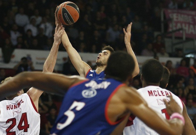 Anadolu Efes’ten 2’de 2